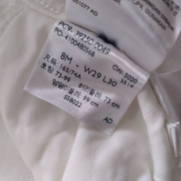 Levi Strauss & Co. Size 8 ( 29) classic straight white jeans , W29, Length 30 - Picture 3 of 5